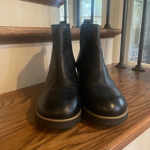 Dina True black with brown wedge heel leather bootie